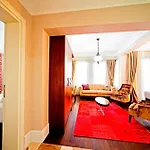 Hippodrome מלון 3*