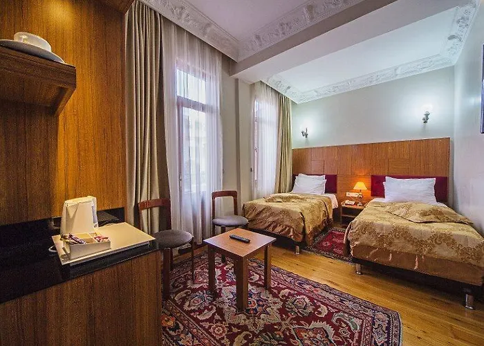 Отель Hippodrome 3*