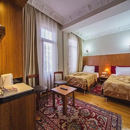 Отель Hippodrome 3*