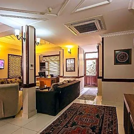 Отель Hippodrome 3*