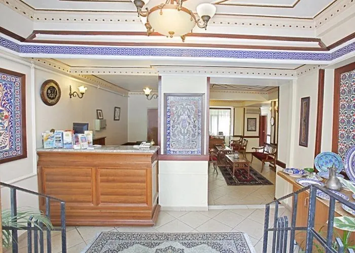 Отель Hippodrome 3*